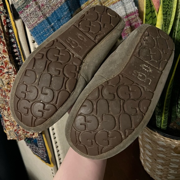 Ugg moccasins - Picture 2 of 6